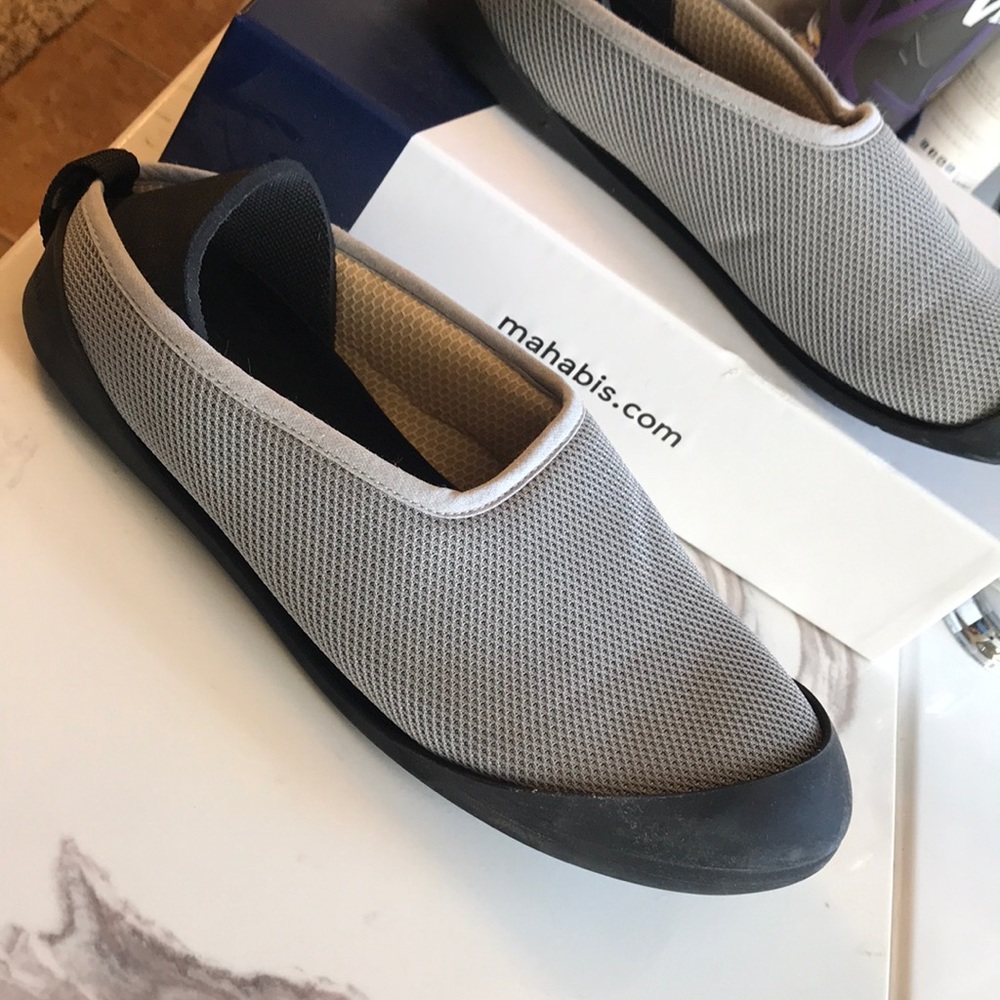 Mahabis summer shoes size 9